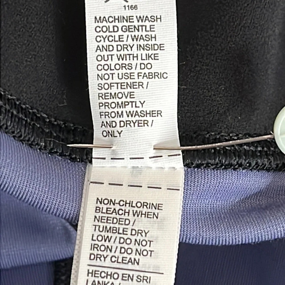 Athleta Elation Velvet Tight in Agate Paisley Black - Size Medium - Picture 9 of 11